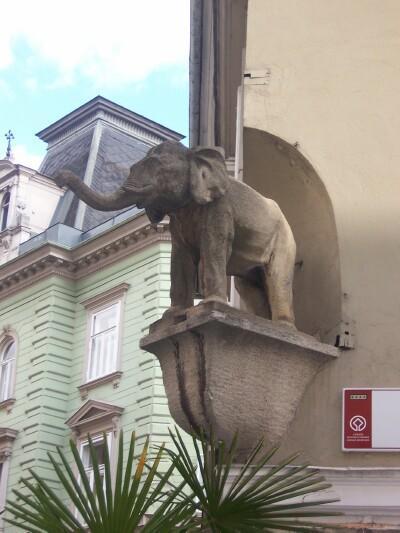 Art on the corner facade of one of the buildings